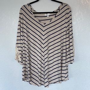 Roommates 3/4 Sleeve Striped Blouse with Lace Sleeve Insert. 2X. EUC.